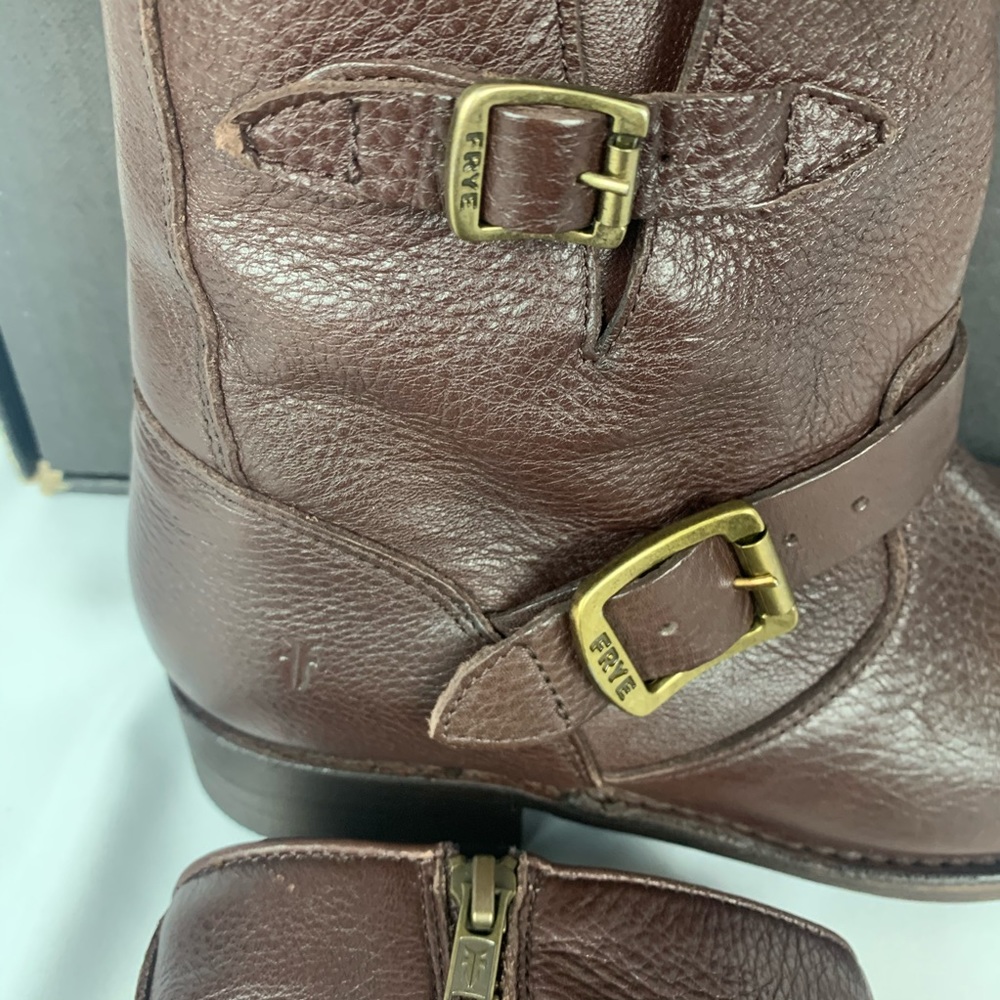 FRYE Woman’s Vicky Leather Round Toe Ankle Boots - Picture 9 of 12